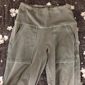 green aerie chill leggings with pockets